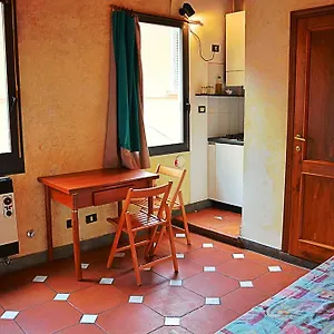 Alessandro's Small Firenze