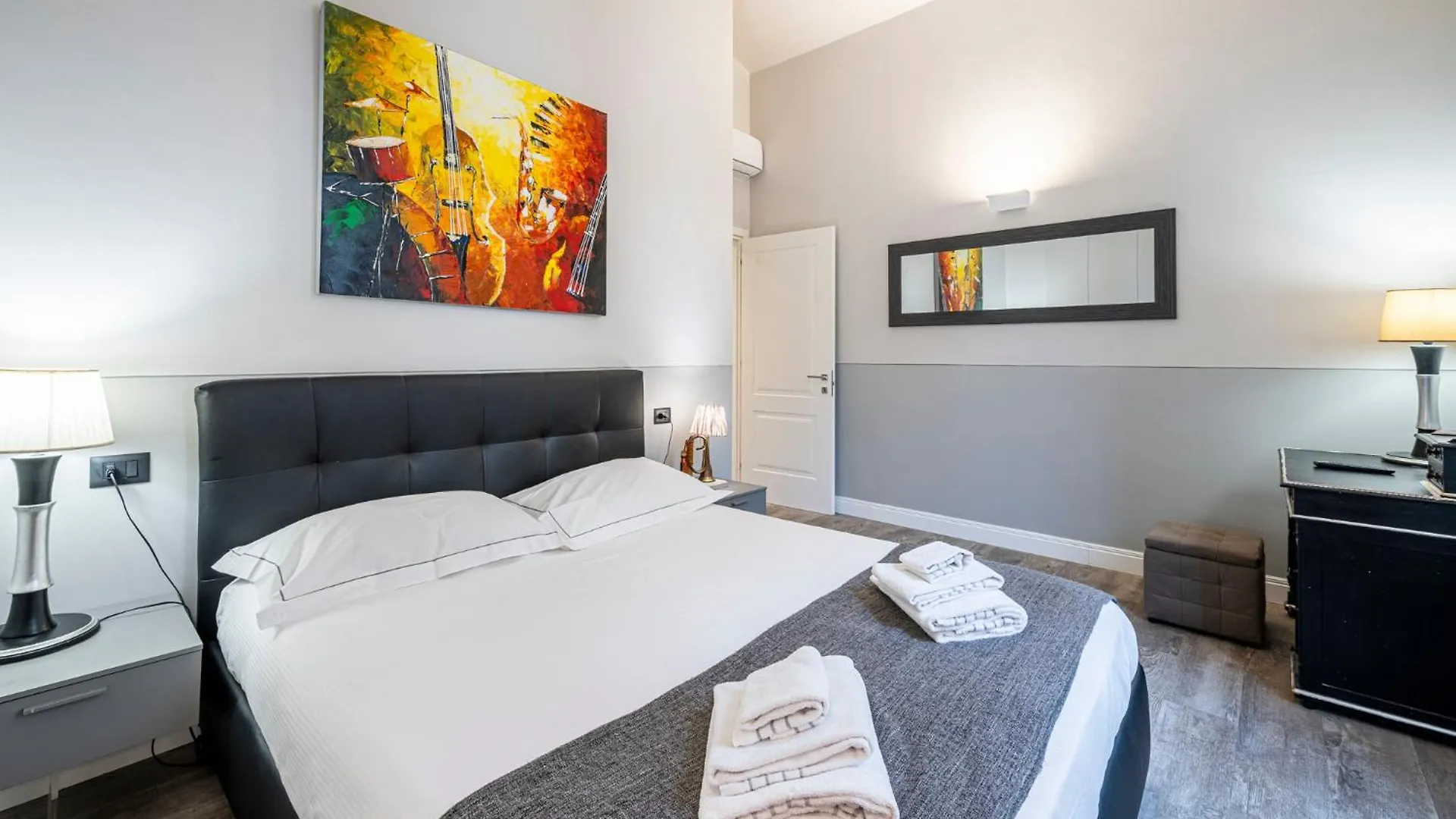 Cherubini Palace Thematic Apartment Florence