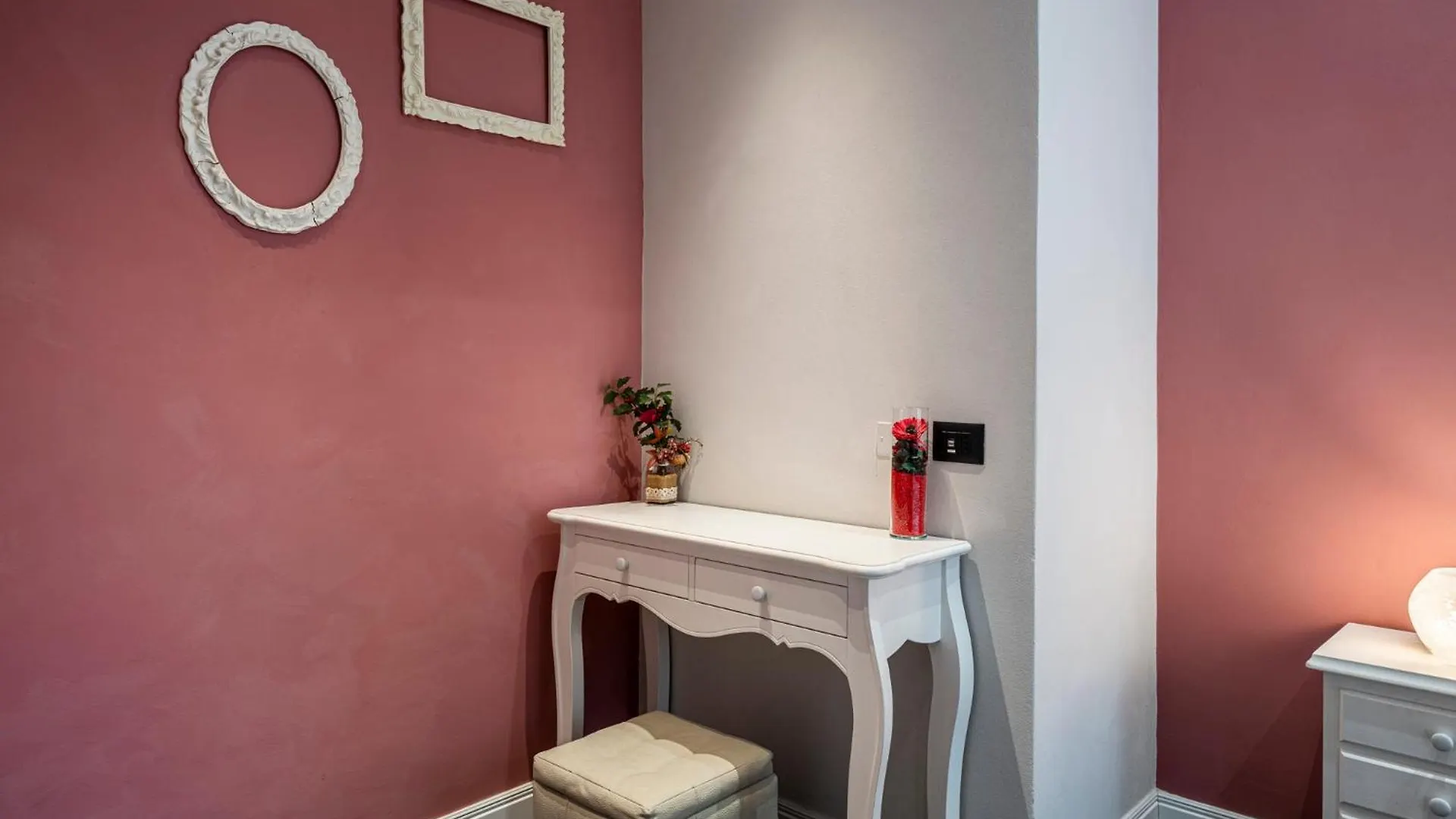 Cherubini Palace Thematic Apartment Florence Italy