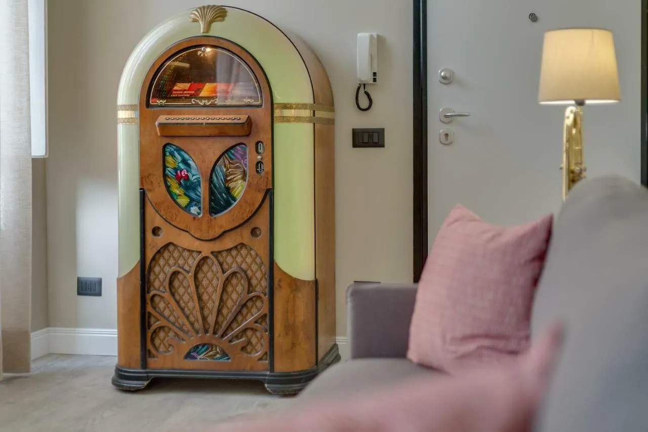 Cherubini Palace Thematic Apartment Florence 0*,  Italy