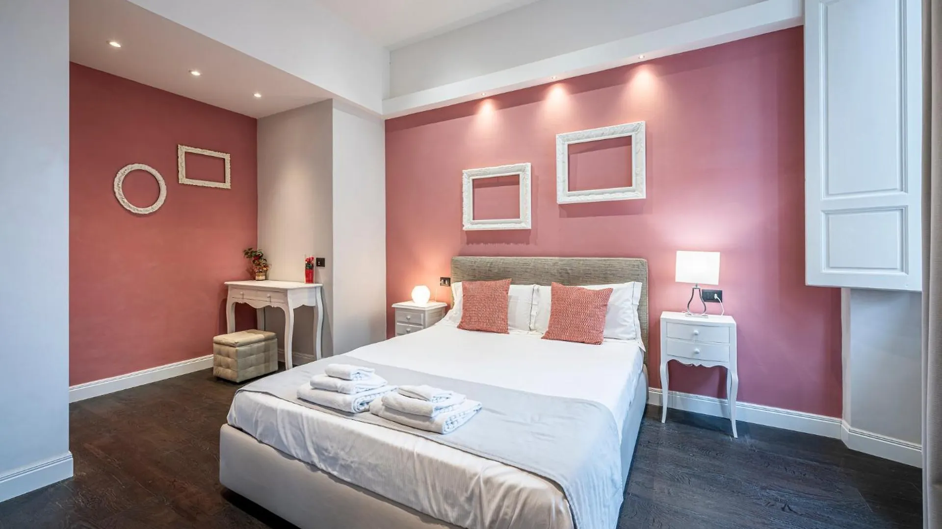 Cherubini Palace Thematic Apartment Florence 0*,  Italy