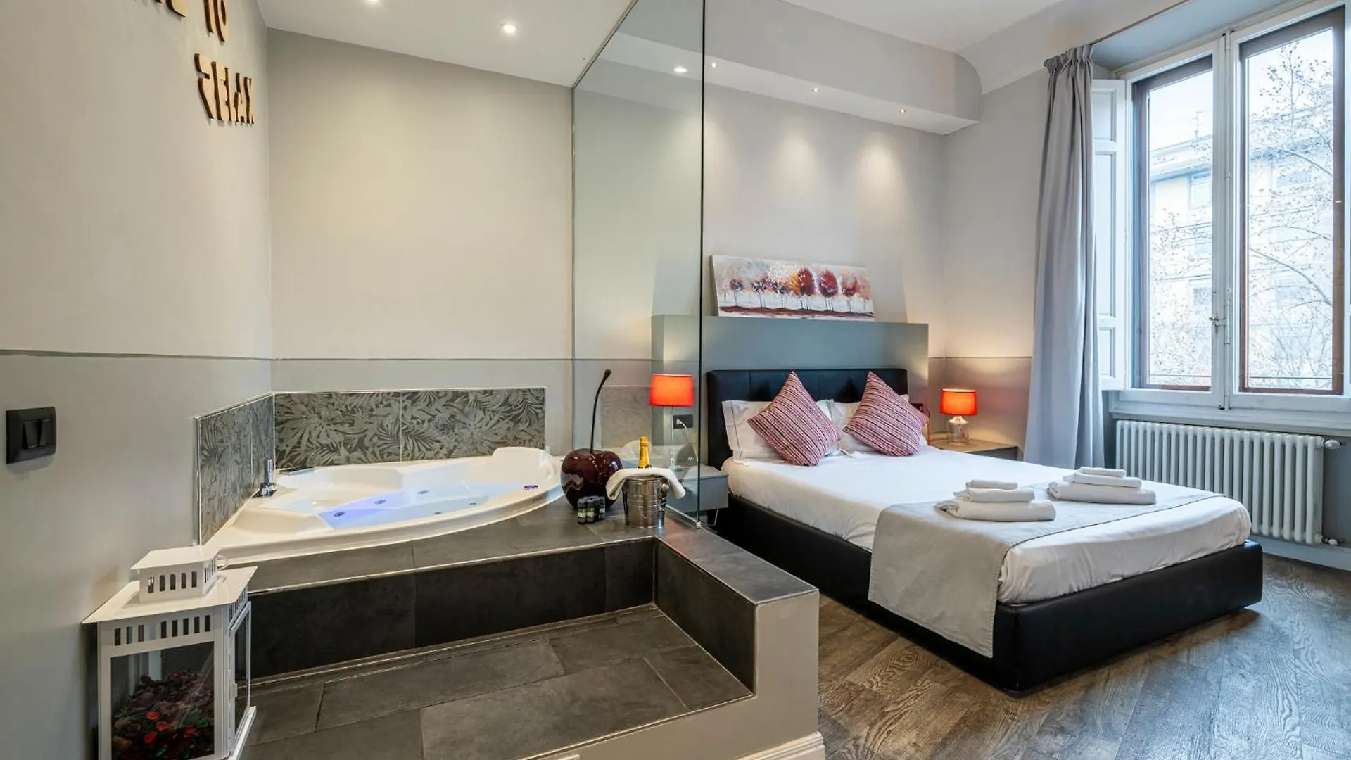 Cherubini Palace Thematic Apartment Florence