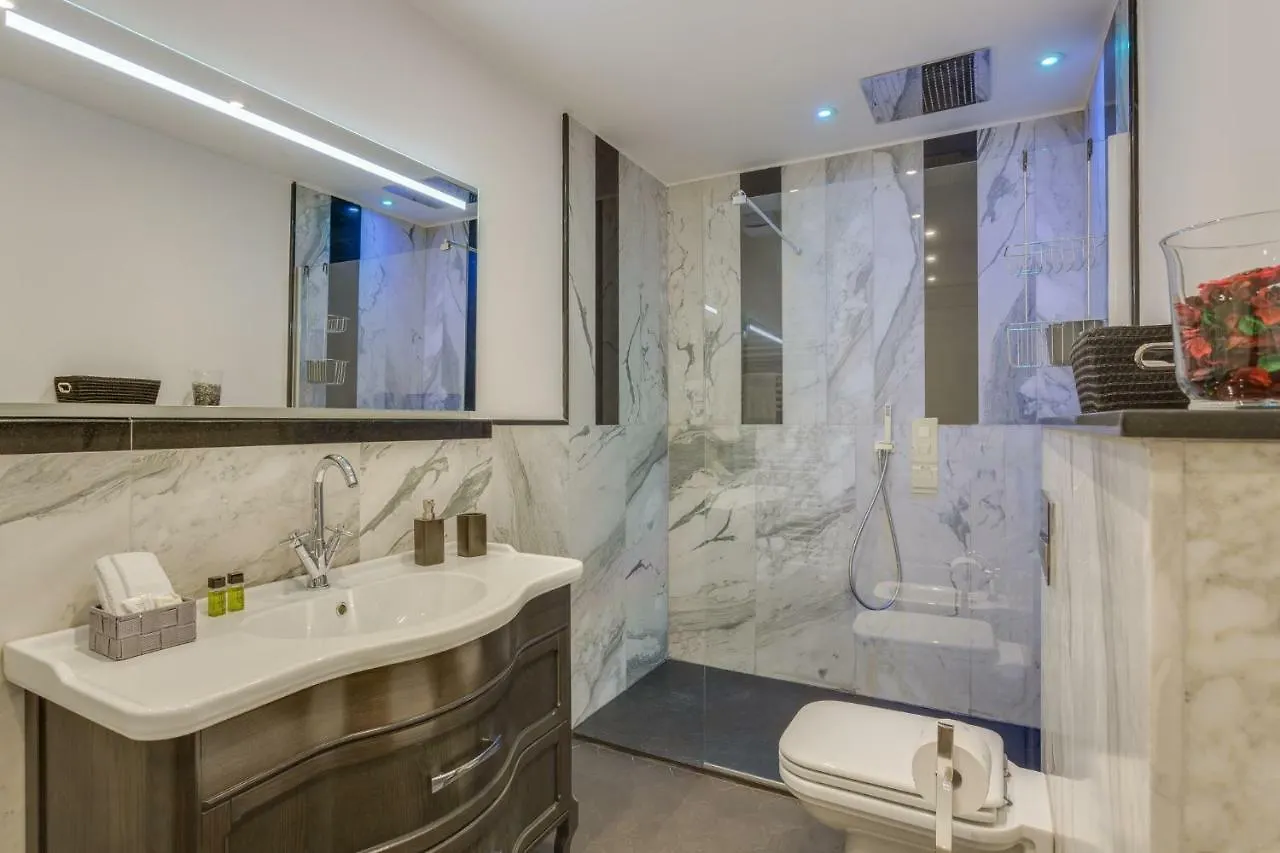 Cherubini Palace Thematic Apartment Florence