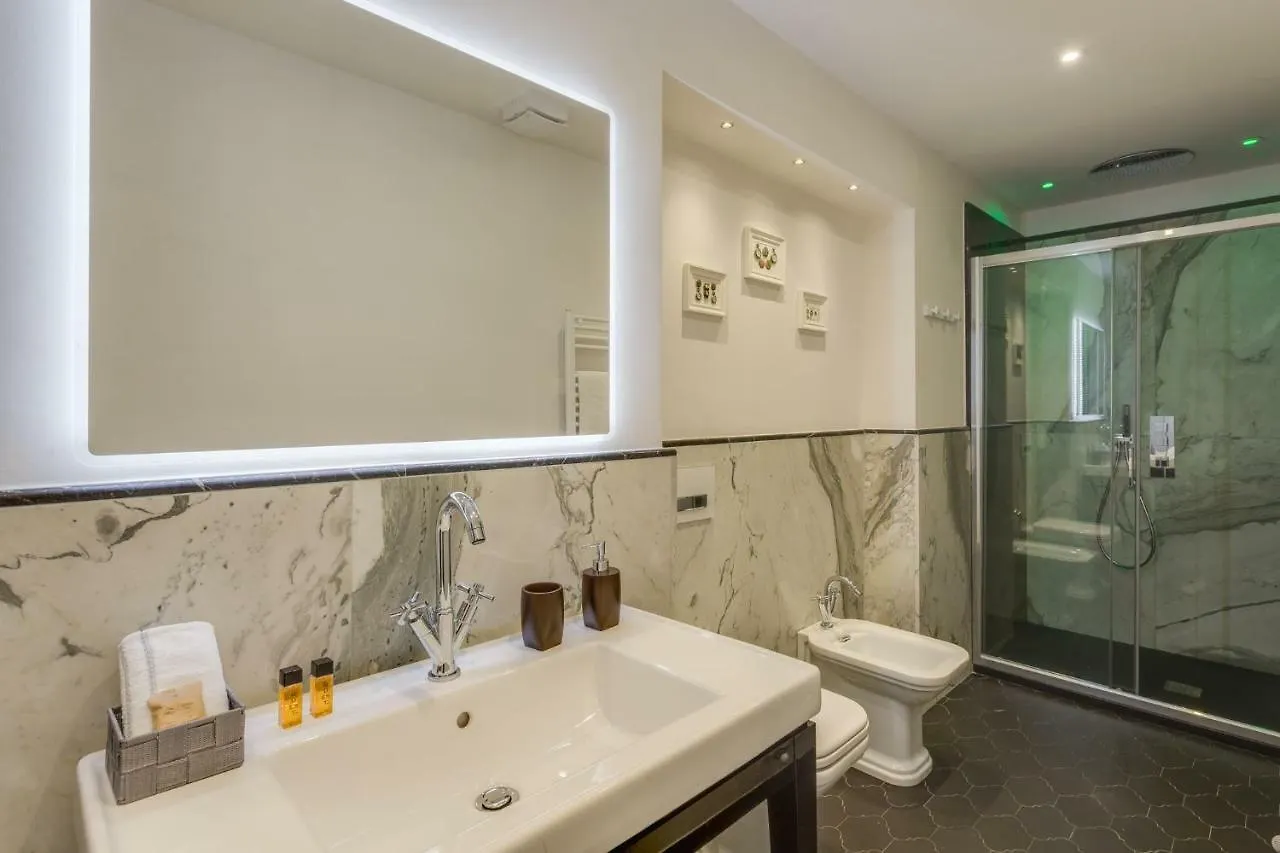 Cherubini Palace Thematic Apartment Florence
