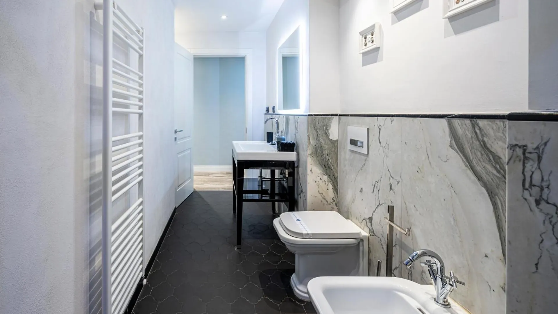 Cherubini Palace Thematic Apartment Firenze Italia