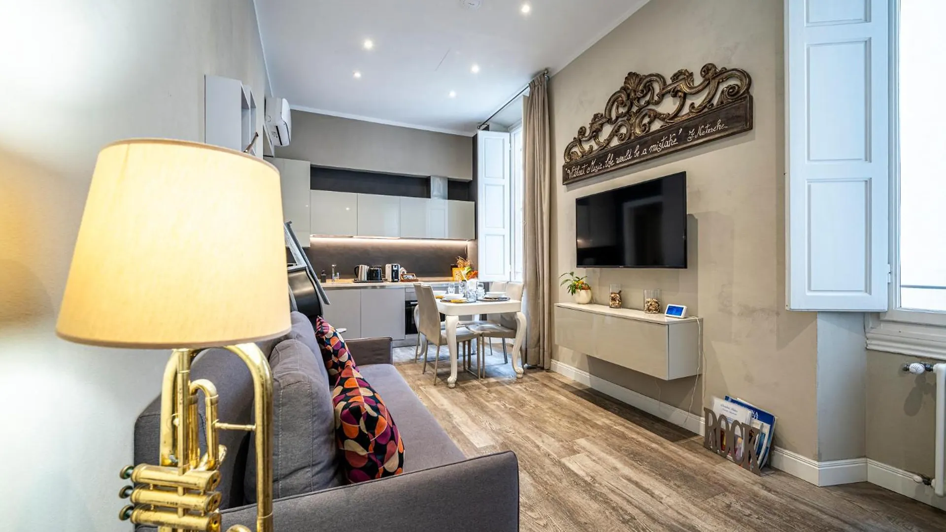 Cherubini Palace Thematic Apartment Firenze