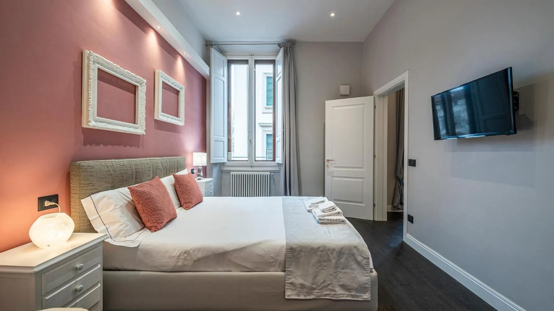 Cherubini Palace Thematic Apartment Firenze 0*,